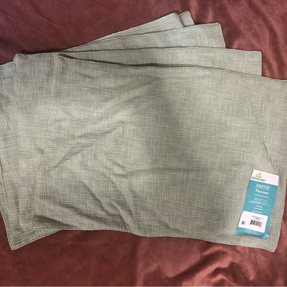 Green Easter Placemats Set